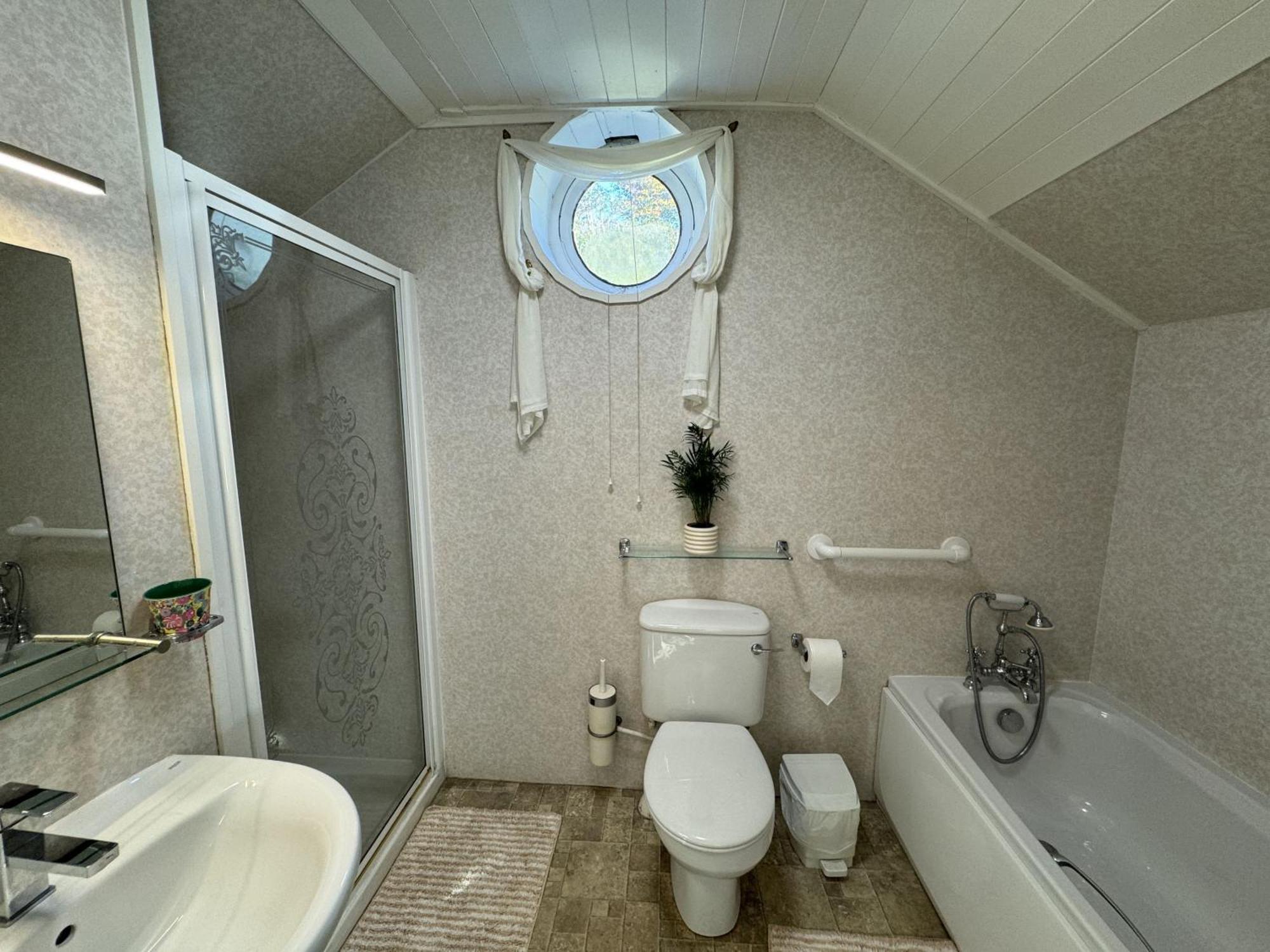 Greenswood Cottage - Cosy Cottage, Rural Location, Beautiful Landscaped Gardens With Pond And Lake Дартмут Екстериор снимка