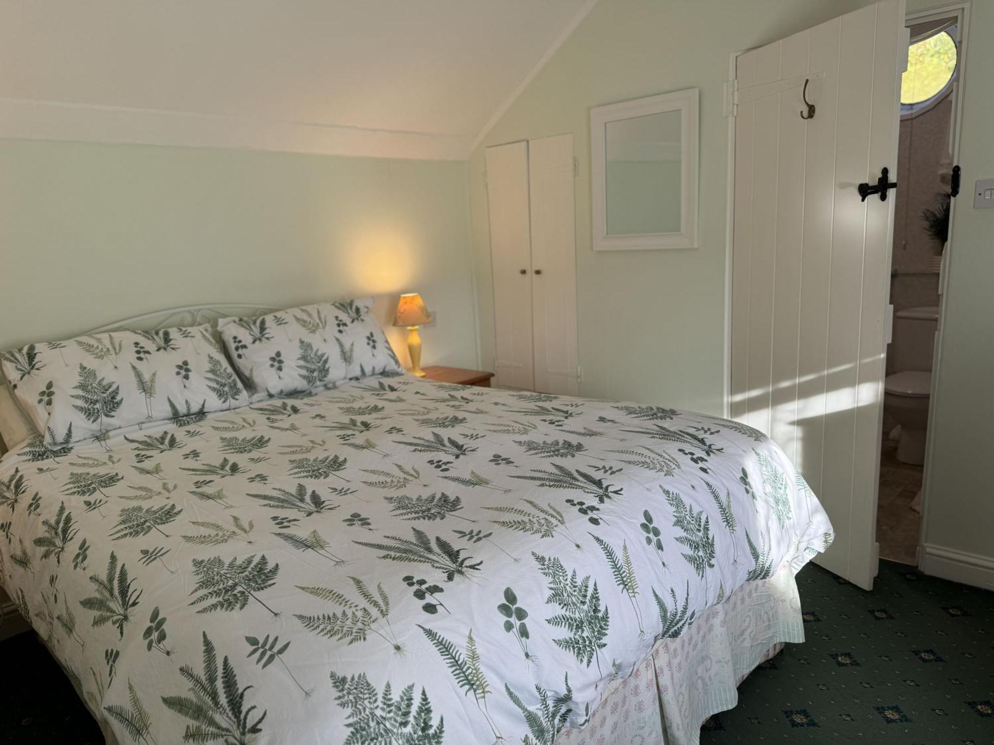 Greenswood Cottage - Cosy Cottage, Rural Location, Beautiful Landscaped Gardens With Pond And Lake Дартмут Екстериор снимка